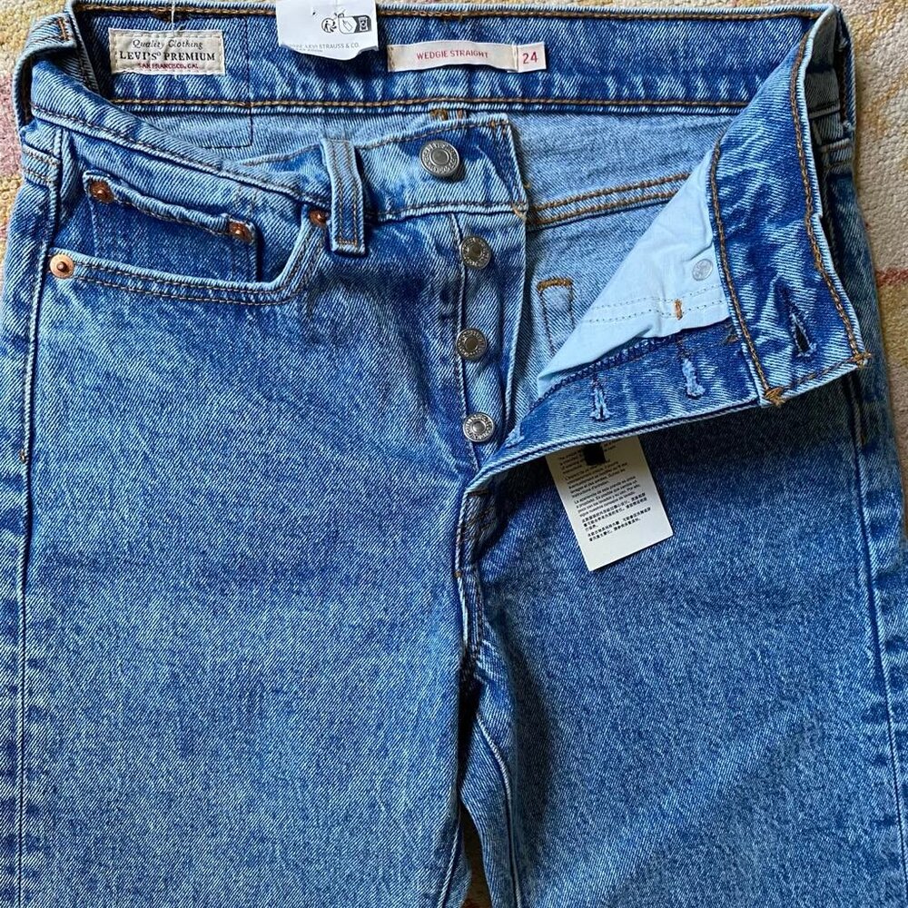 LEVI'S Wedgie Straight Women's Jeans (Size: 24x26) NWT - Picture 6 of 12